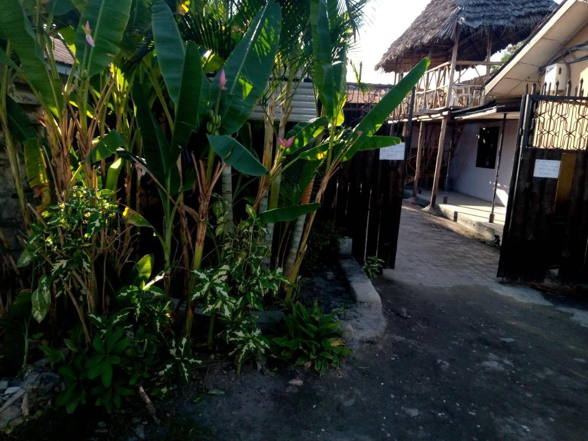 Kicec Bar And Guest House Airport Dar es Salaam Esterno foto