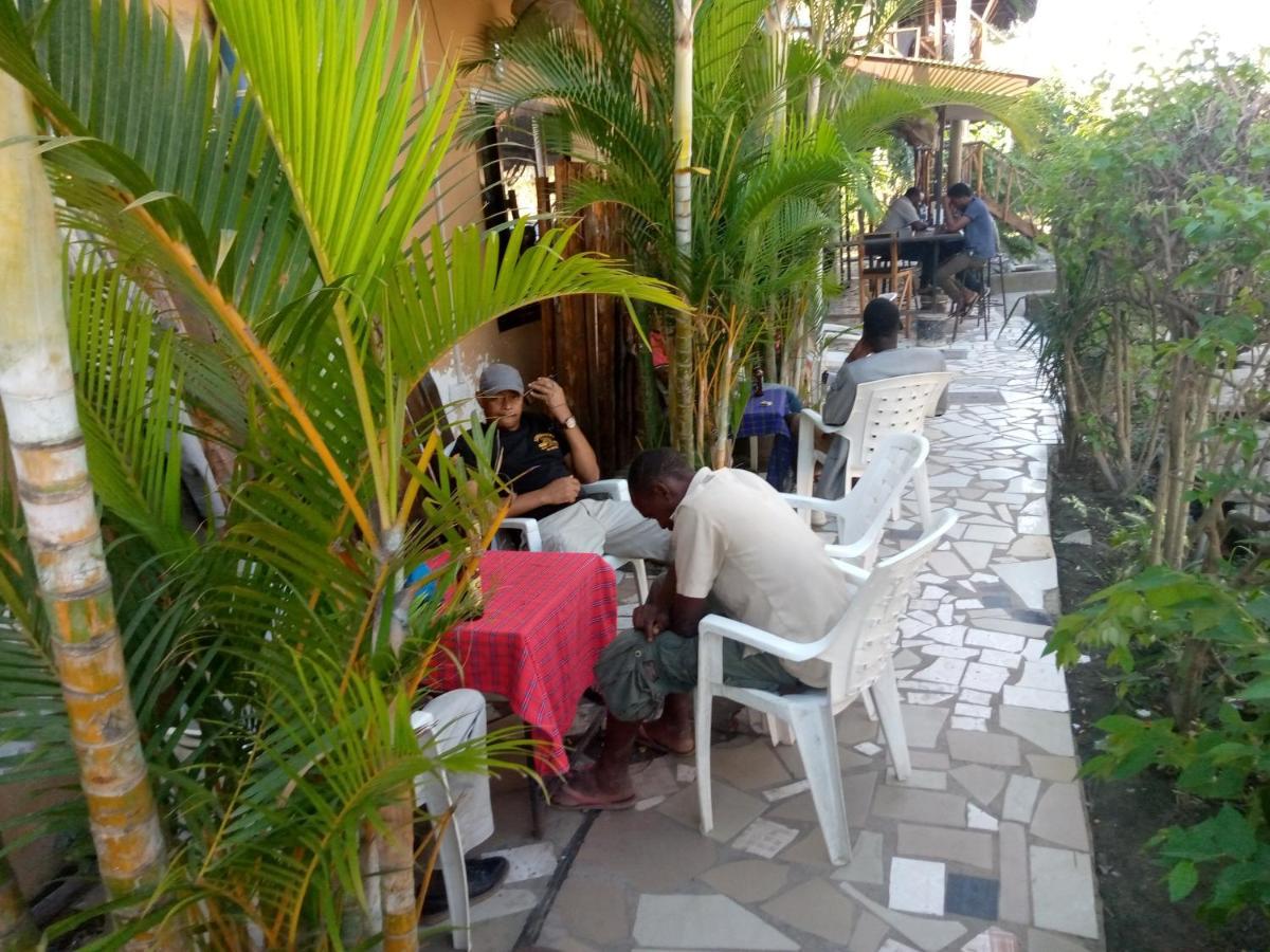 Kicec Bar And Guest House Airport Dar es Salaam Esterno foto