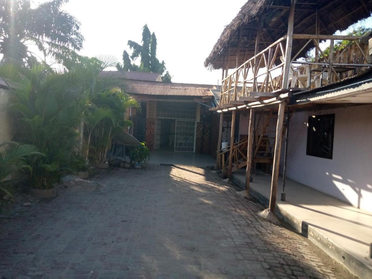 Kicec Bar And Guest House Airport Dar es Salaam Esterno foto