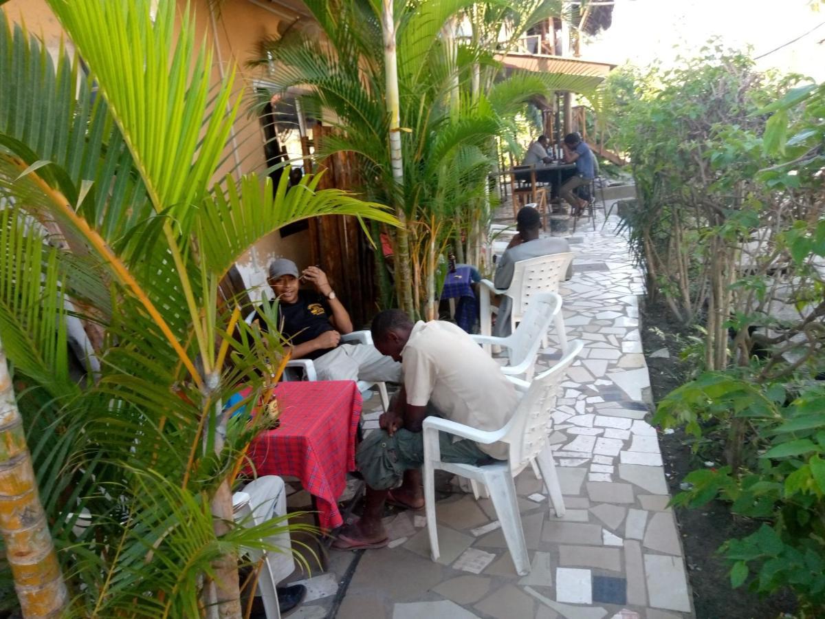 Kicec Bar And Guest House Airport Dar es Salaam Esterno foto